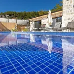 Islamlar Village 2 Bedroom 7196